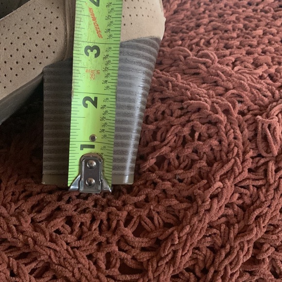 Women’s boot. - Picture 3 of 8